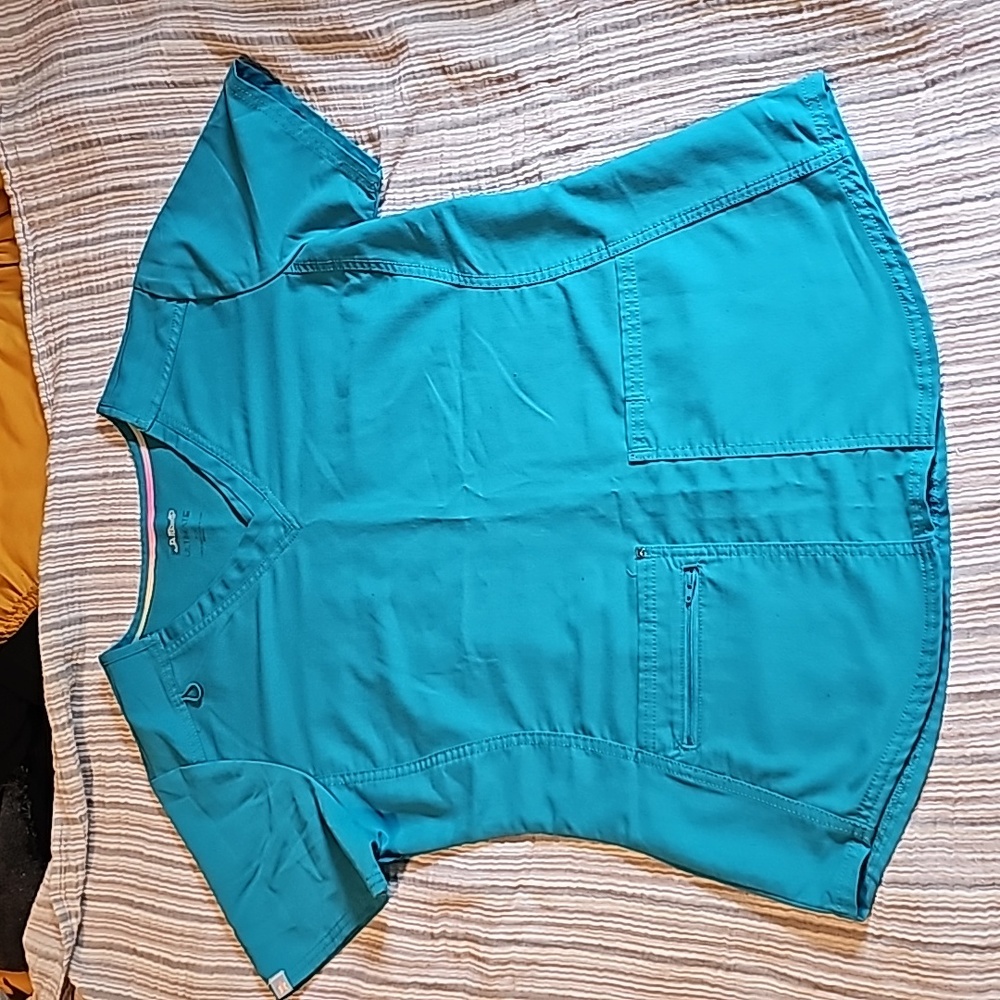 Scrubstar top